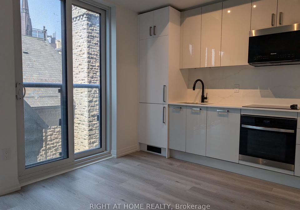 280-dundas-street-w-w-toronto-ontario-c12292910