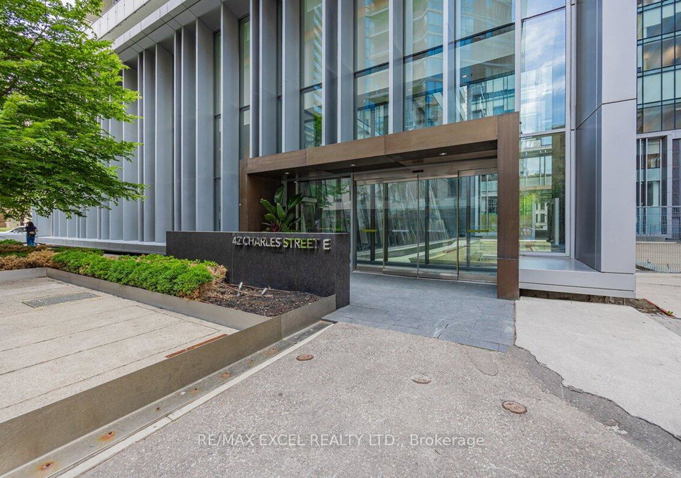 42-charles-street-e-e-toronto-ontario-c12293037
