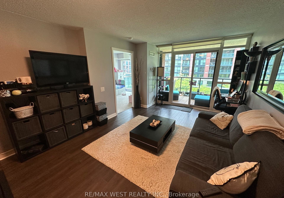 525-wilson-avenue-toronto-ontario-c12293096