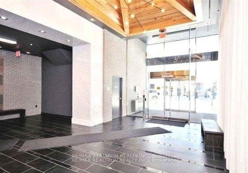 210-simcoe-street-toronto-ontario-c12293631