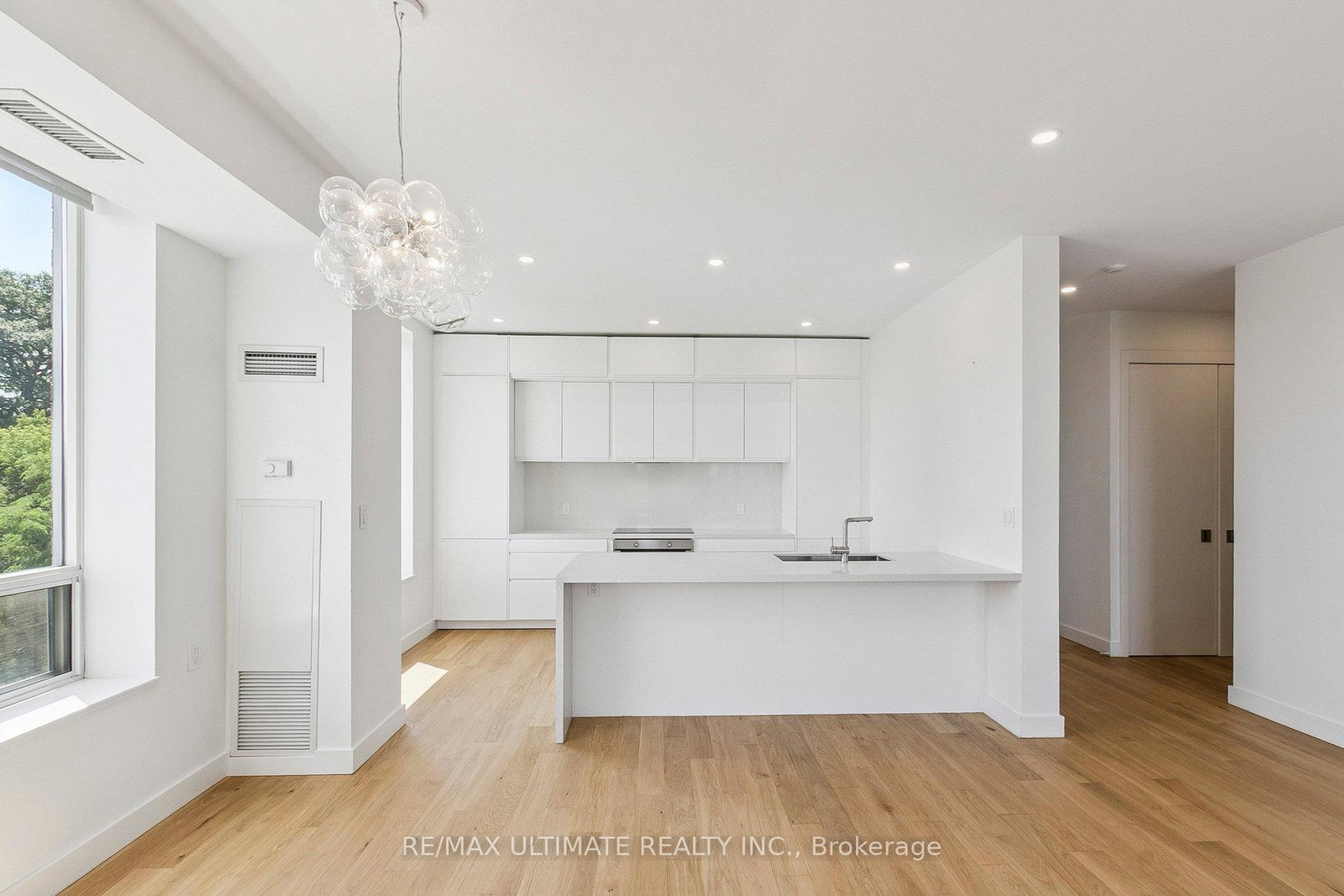 1750-bayview-avenue-toronto-ontario-c12294050