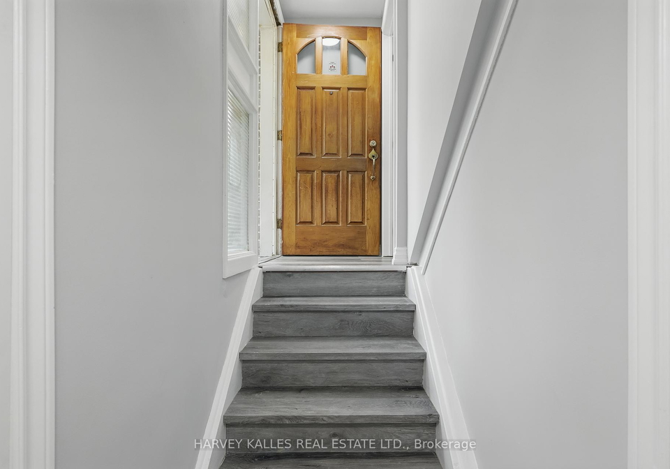 1-vanity-court-north-york-ontario-c12294455
