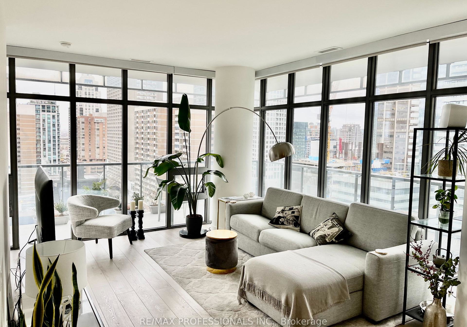 33-charles-street-e-e-toronto-ontario-c12294551