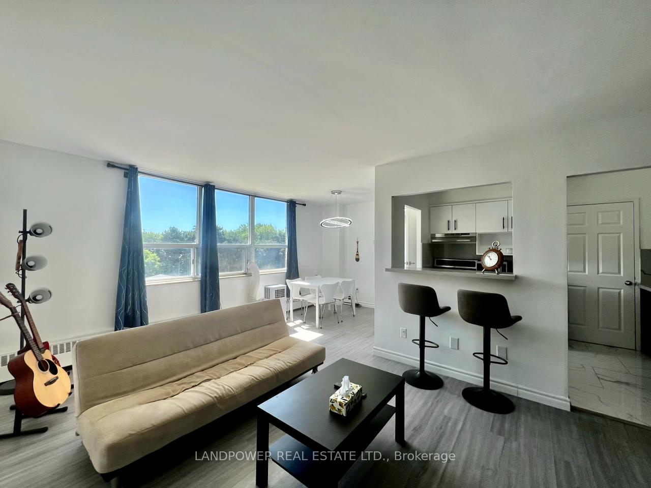 5-parkway-forest-drive-north-york-ontario-c12295227