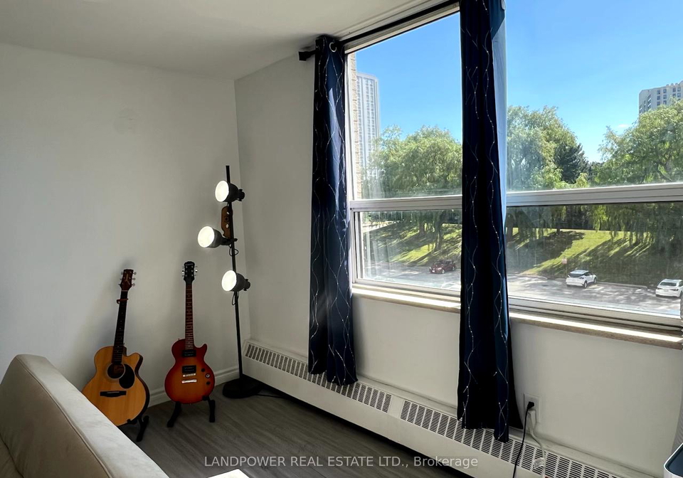 5-parkway-forest-drive-north-york-ontario-c12295227