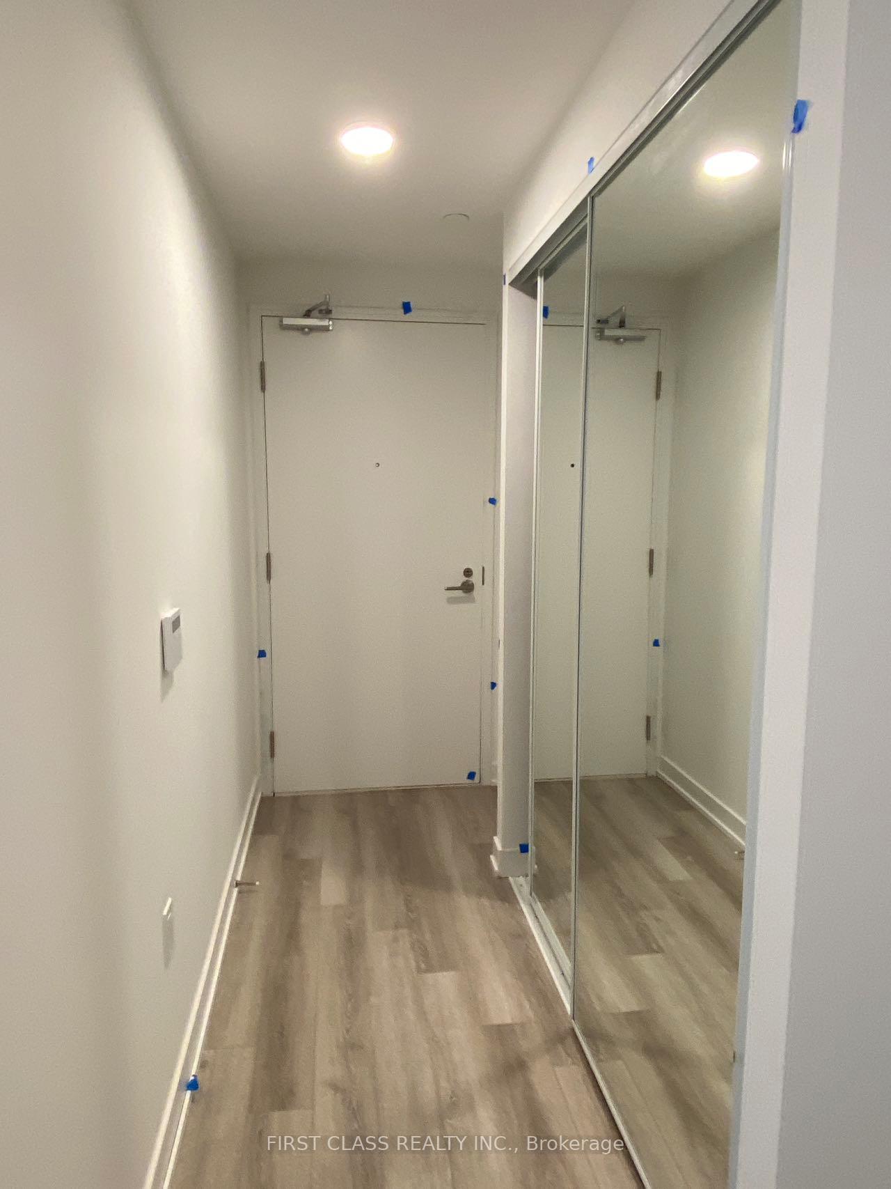 238-simcoe-street-toronto-ontario-c12295435