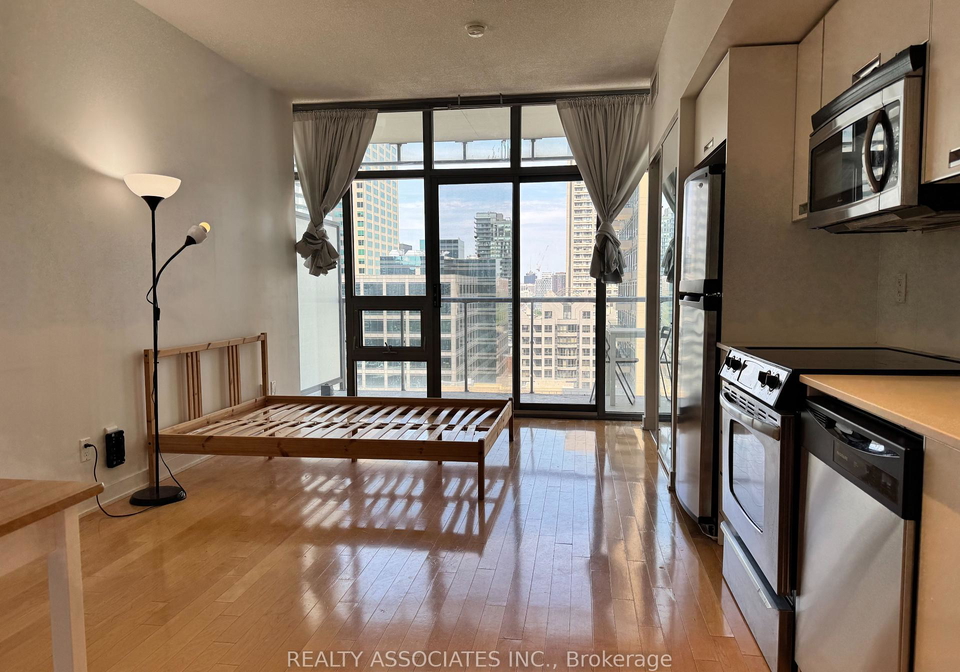 33-charles-street-e-e-toronto-ontario-c12295538