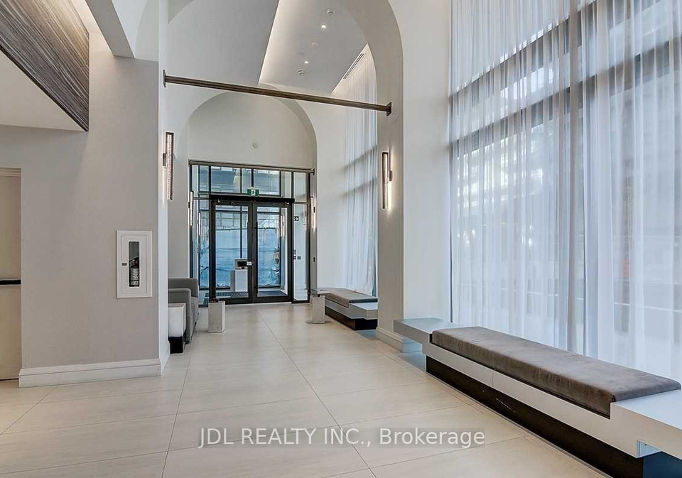 39-roehampton-avenue-toronto-ontario-c12295559