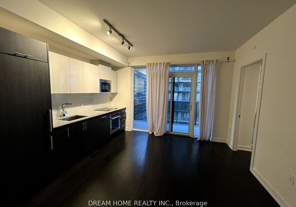 330-richmond-street-toronto-ontario-c12295932