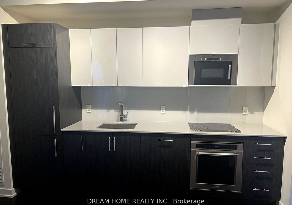 330-richmond-street-toronto-ontario-c12295932