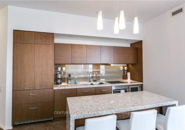45-charles-street-e-e-toronto-ontario-c12296043