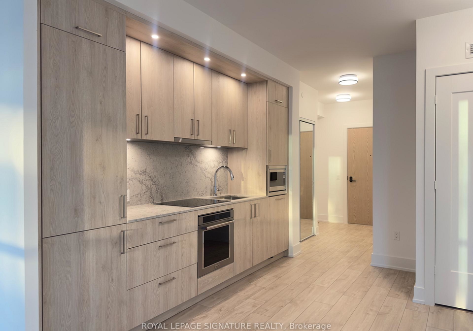 10-inn-on-the-park-drive-north-york-ontario-c12296123