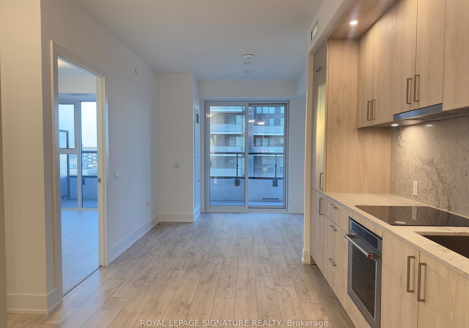 10-inn-on-the-park-drive-north-york-ontario-c12296123