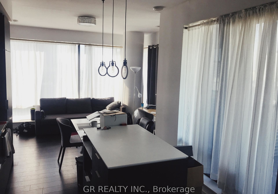 5-st-joseph-street-toronto-ontario-c12296151