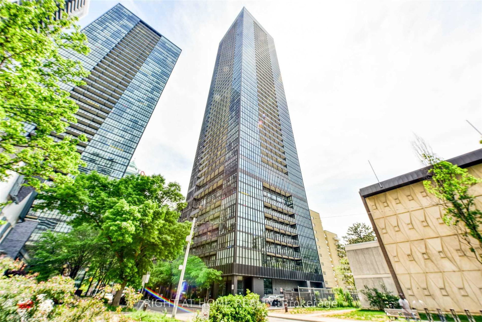 101-charles-street-e-e-toronto-ontario-c12296229