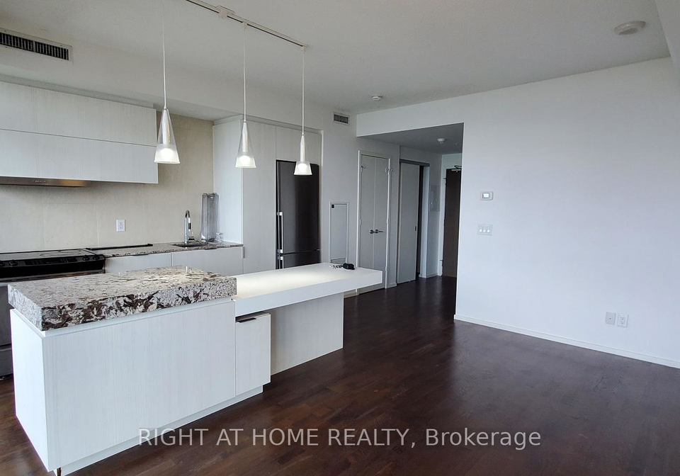 101-charles-street-e-e-toronto-ontario-c12296229