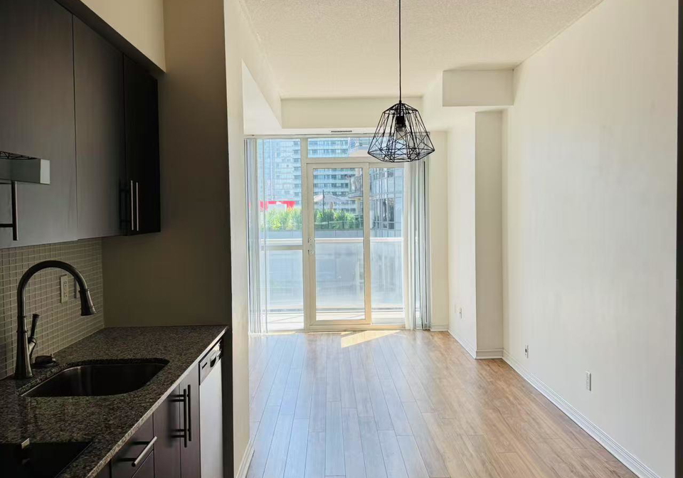 352-front-street-w-w-toronto-ontario-c12296478