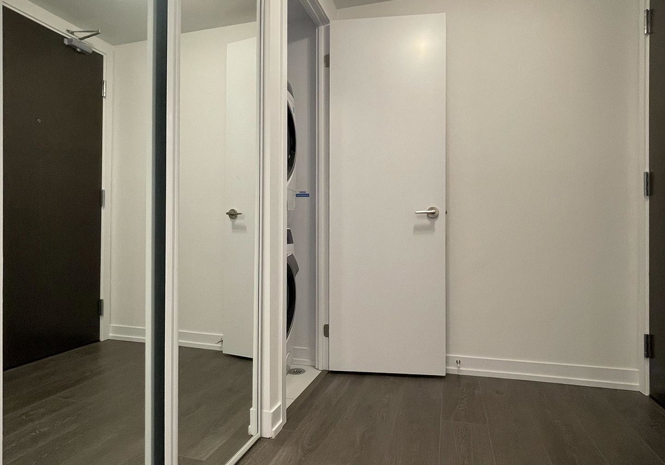 219-dundas-street-e-e-toronto-ontario-c12296492