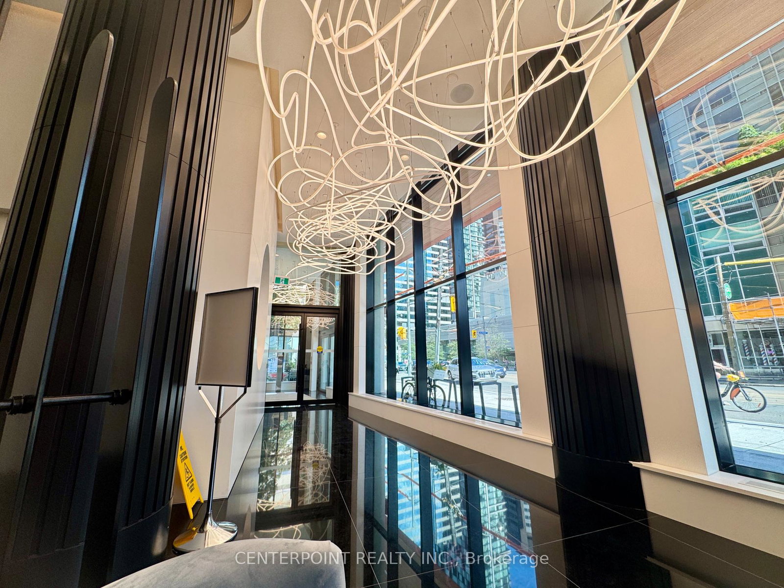 292-dundas-street-w-w-toronto-ontario-c12296635
