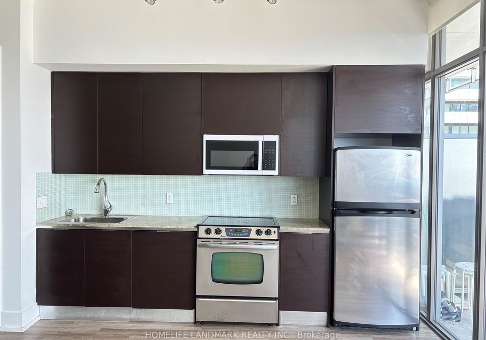 33-charles-street-e-e-toronto-ontario-c12296716