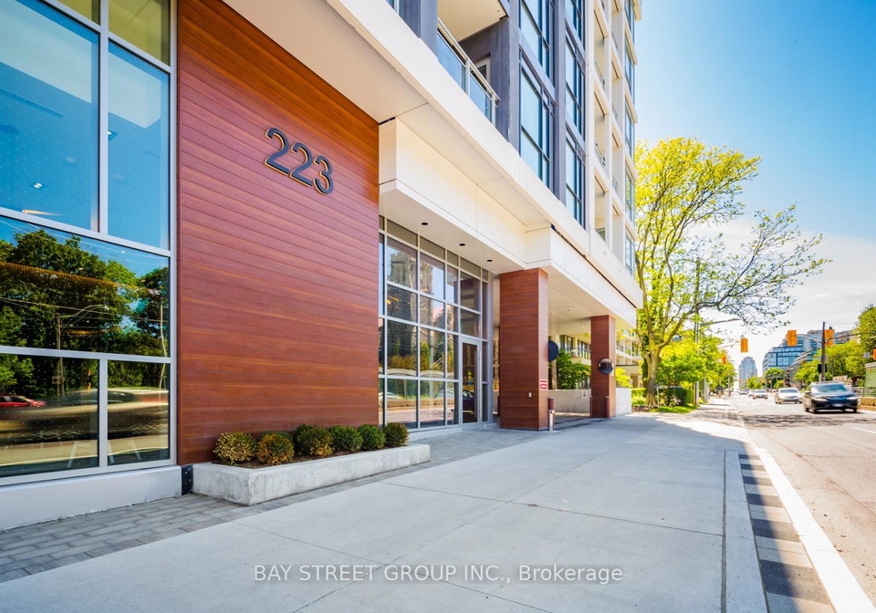 223-st-clair-avenue-w-w-toronto-ontario-c12296734
