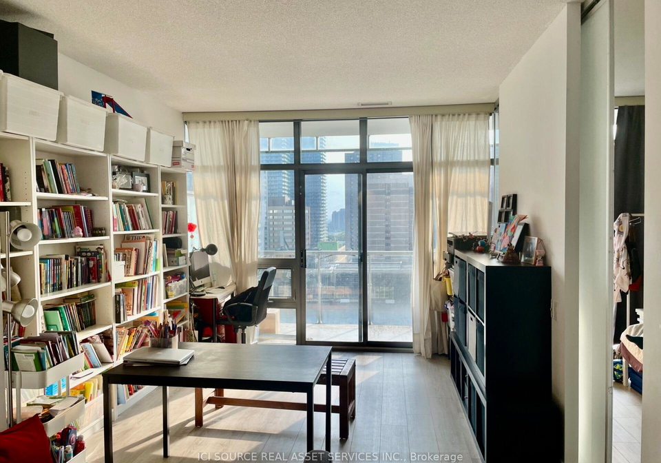 33-charles-street-e-e-toronto-ontario-c12296841