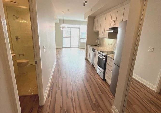 68-canterbury-place-toronto-ontario-c12296878