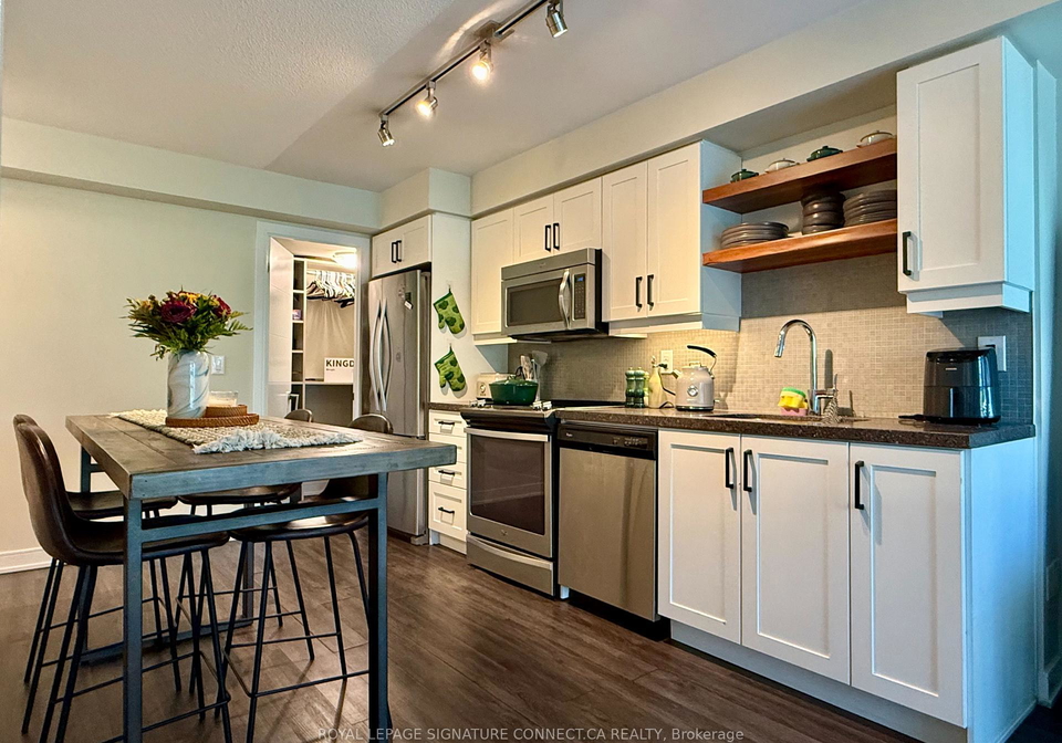 525-adelaide-street-w-w-toronto-ontario-c12297125