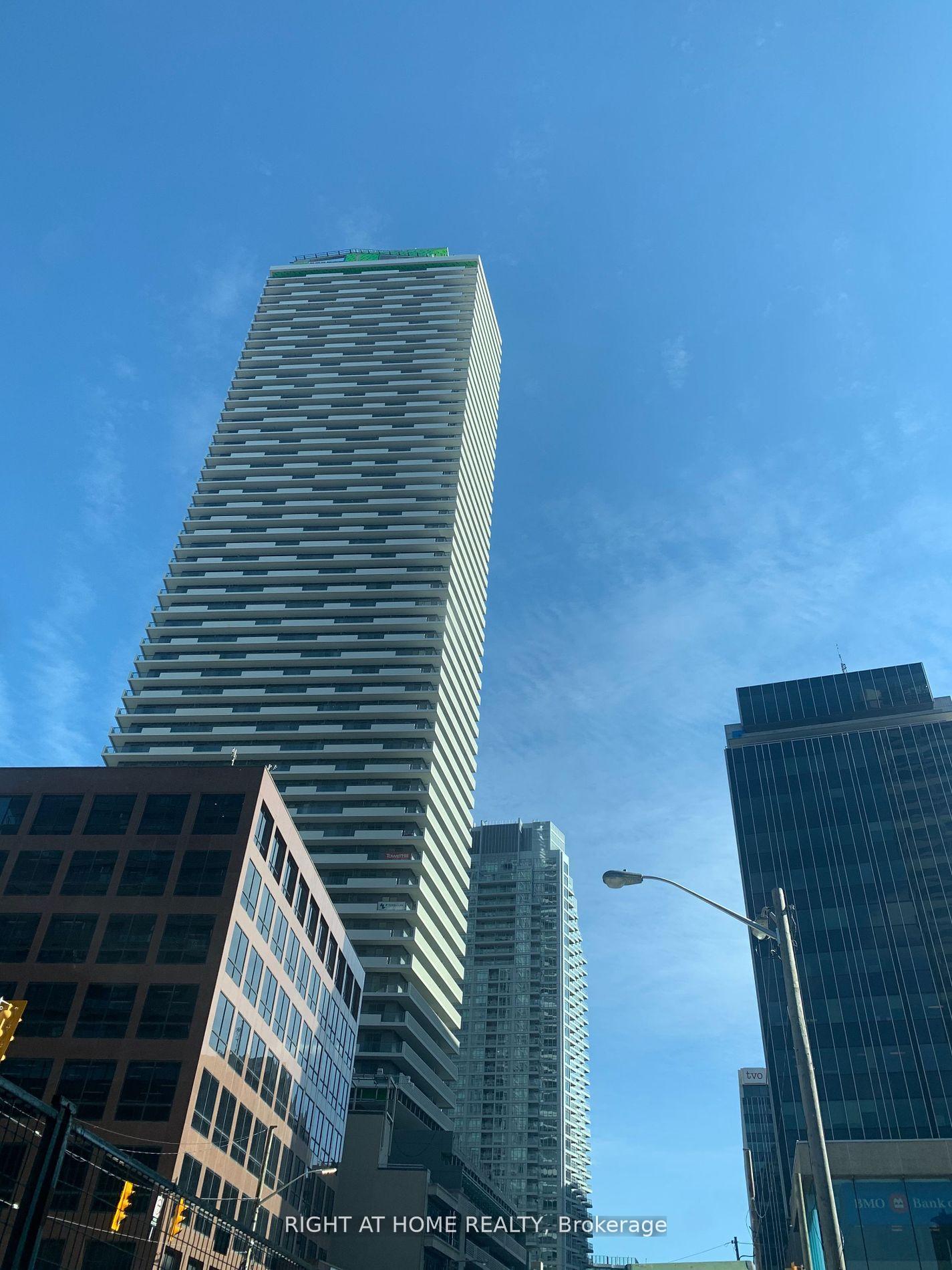 2221-yonge-street-toronto-ontario-c12297216