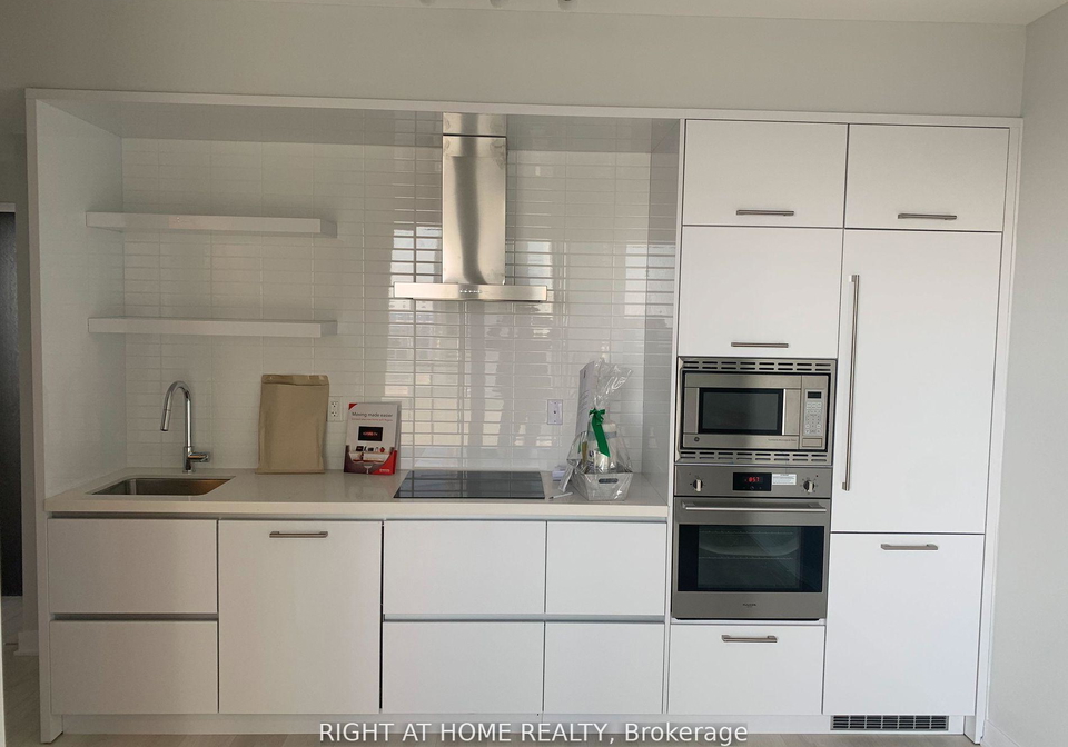2221-yonge-street-toronto-ontario-c12297216