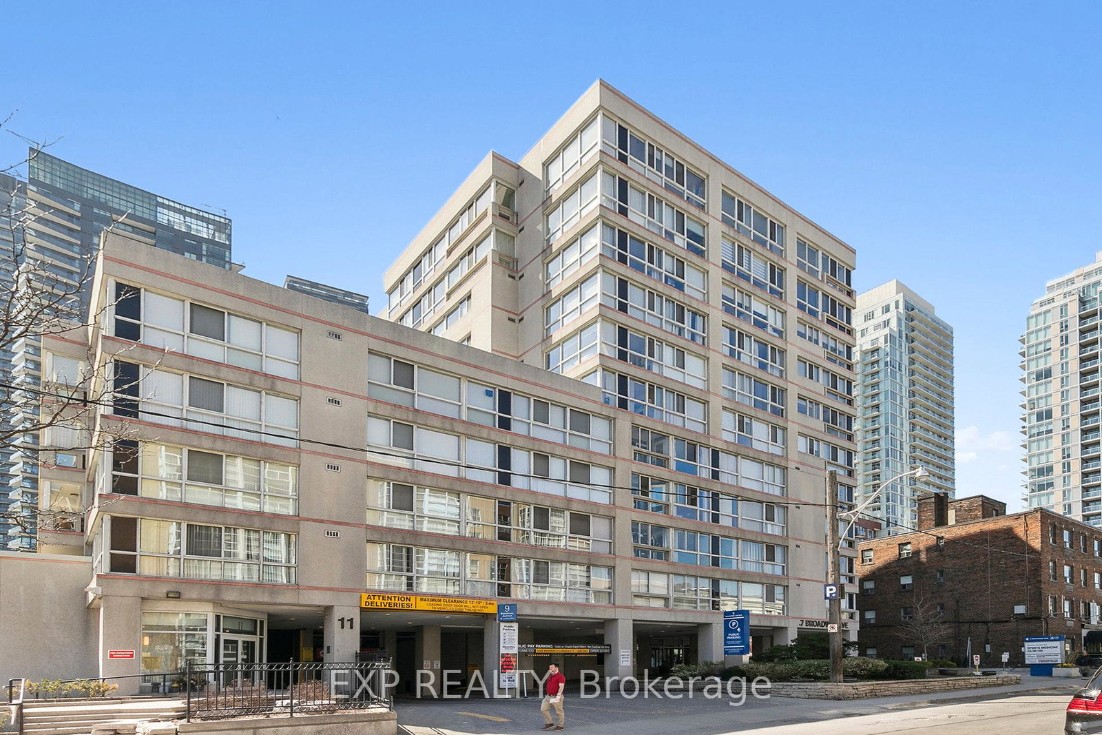 7-broadway-avenue-s-s-toronto-ontario-c12297301