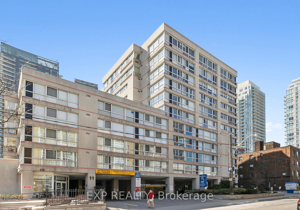 7-broadway-avenue-s-s-toronto-ontario-c12297301