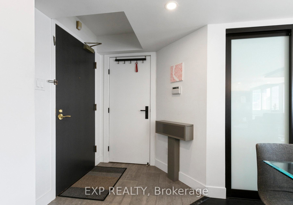 7-broadway-avenue-s-s-toronto-ontario-c12297301