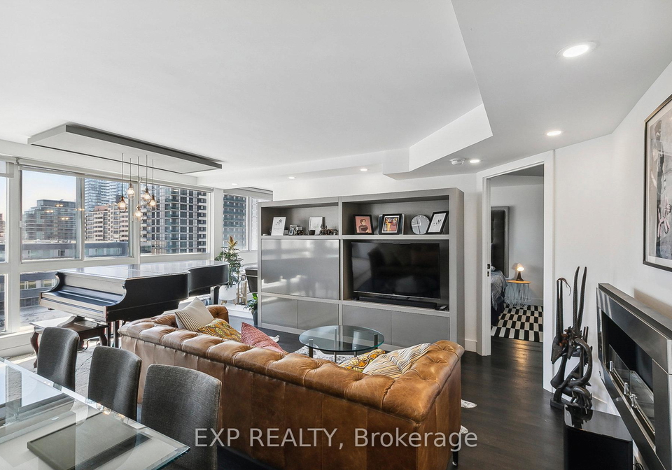 7-broadway-avenue-s-s-toronto-ontario-c12297301