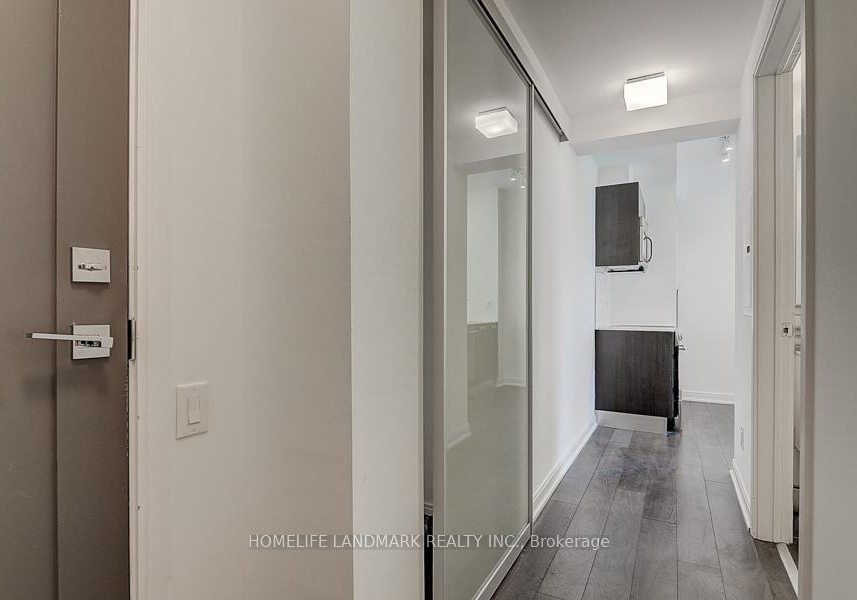 42-charles-street-e-e-toronto-ontario-c12297418
