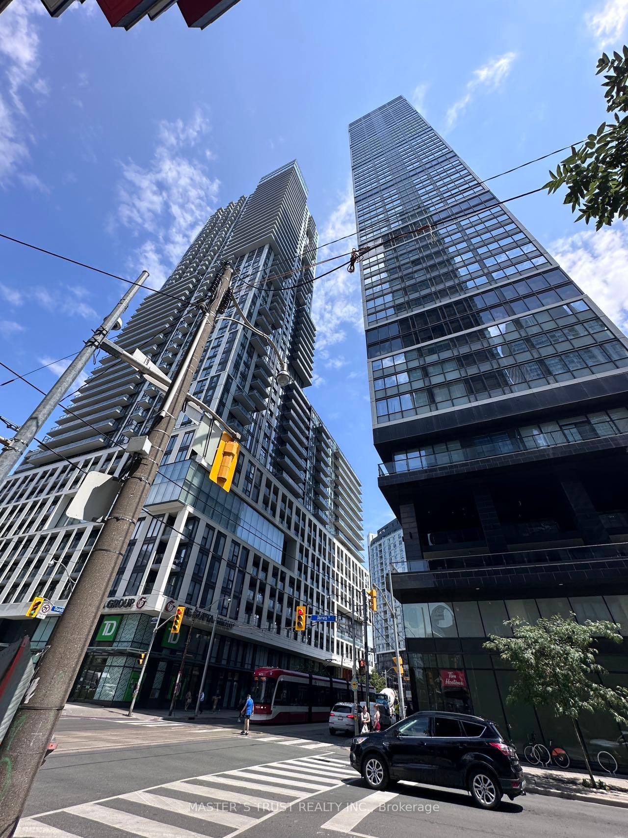 181-e-dundas-street-e-e-toronto-ontario-c12297467