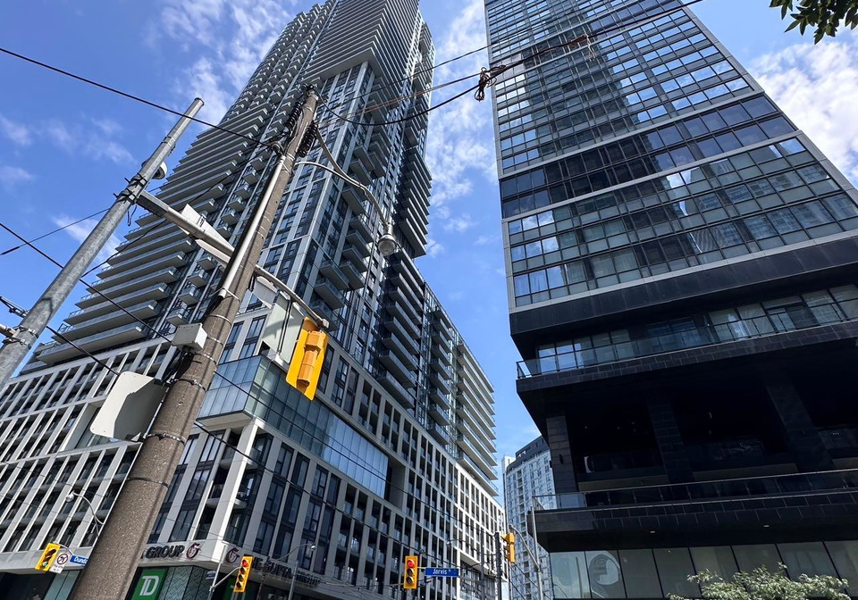 181-e-dundas-street-e-e-toronto-ontario-c12297467