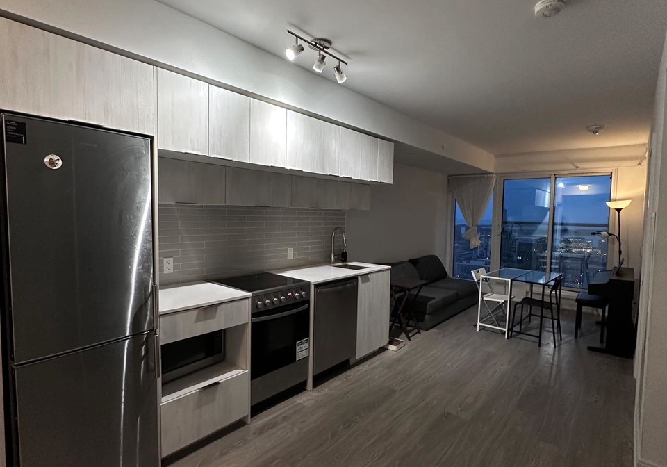 181-e-dundas-street-e-e-toronto-ontario-c12297467