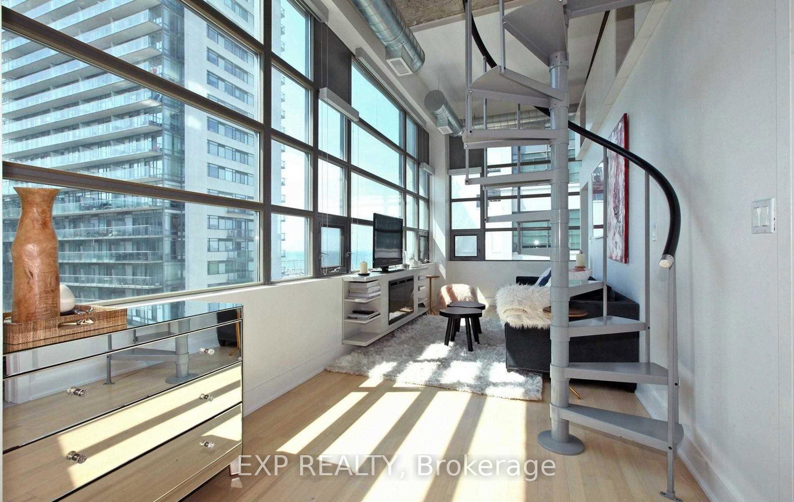 637-lake-shore-boulevard-w-w-toronto-ontario-c12297479