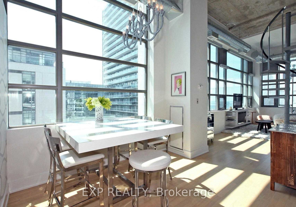 637-lake-shore-boulevard-w-w-toronto-ontario-c12297479