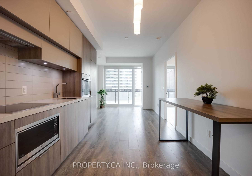 8-eglinton-avenue-e-e-toronto-ontario-c12297612