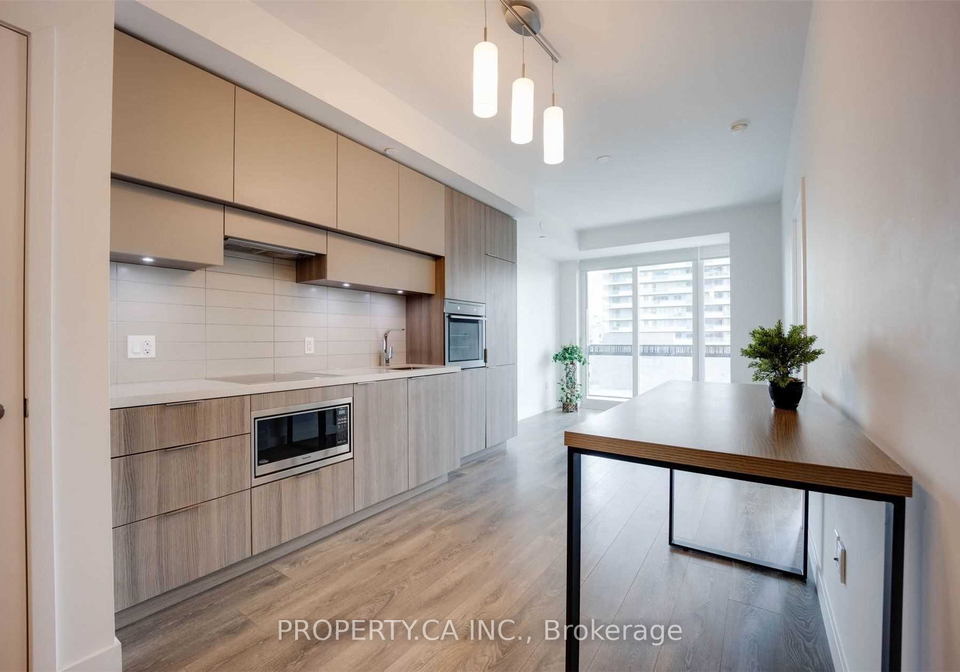 8-eglinton-avenue-e-e-toronto-ontario-c12297612