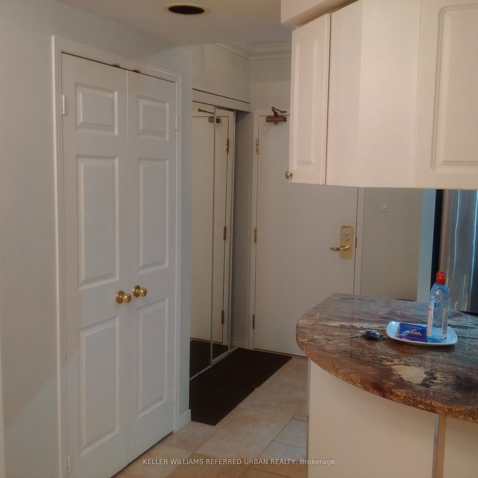 889-bay-street-toronto-ontario-c12297635