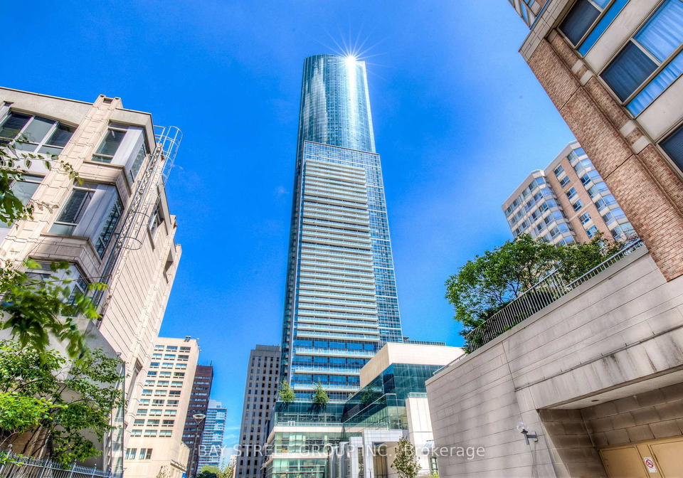 386-yonge-street-toronto-ontario-c12297881