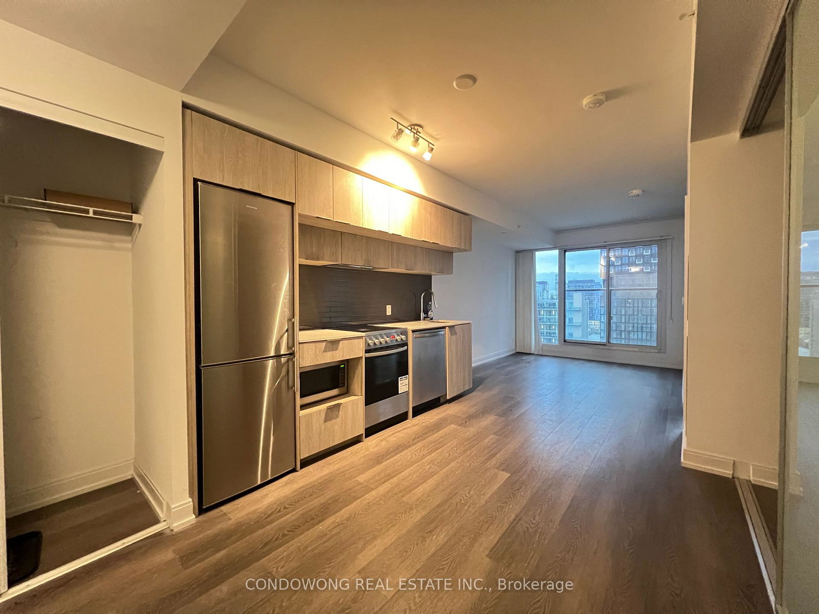 181-dundas-street-e-e-toronto-ontario-c12297936