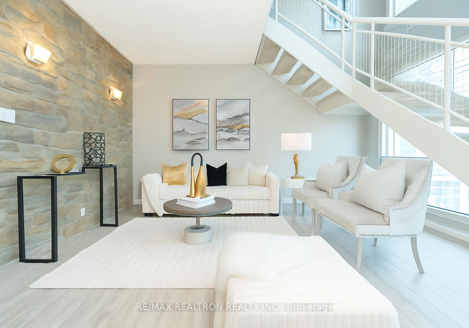 10-yonge-street-toronto-ontario-c12298218