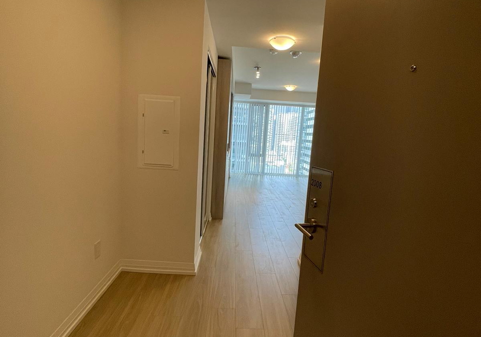 8-widmer-street-toronto-ontario-c12298373