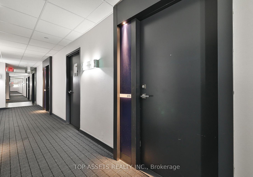 832-bay-street-toronto-ontario-c12298525