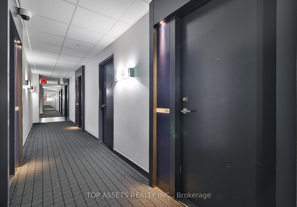 832-bay-street-toronto-ontario-c12298525
