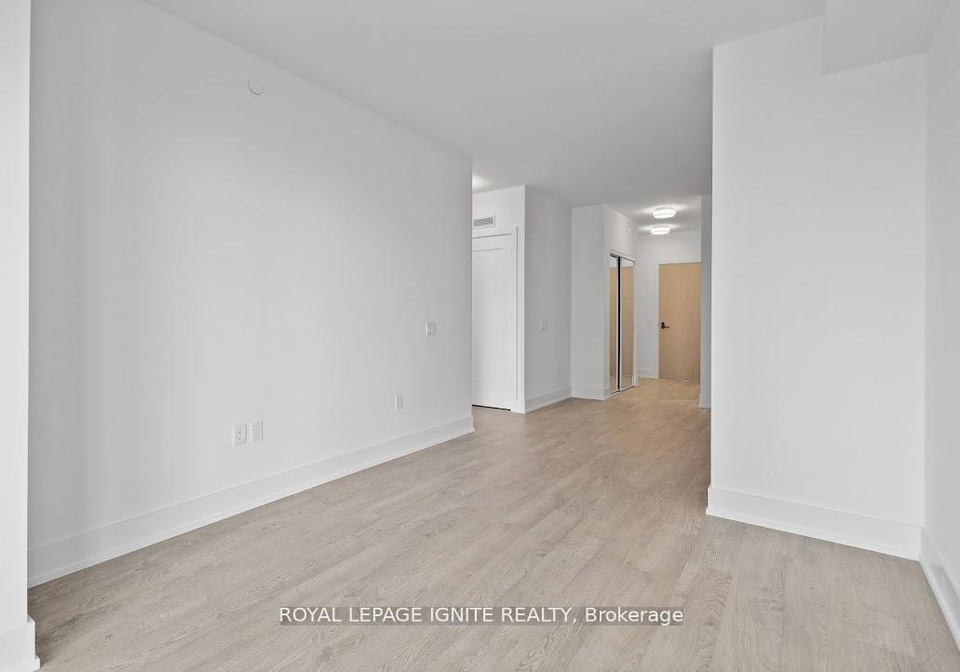 10-inn-on-the-park-drive-north-york-ontario-c12298526